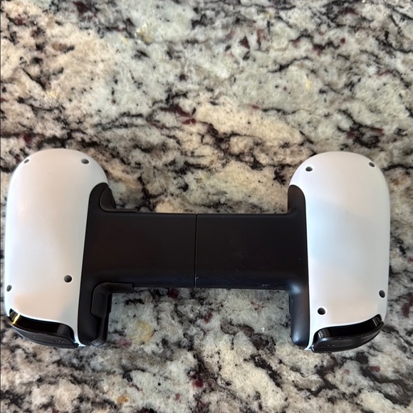 iPhone Backbone- Lightning - Picture 2 of 3